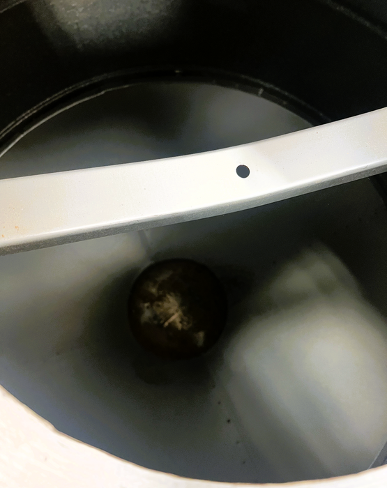 Behlen 2280 LB Capacity Green Bean Silo w/ Legs - 1998(ish) - Good Condition - Used