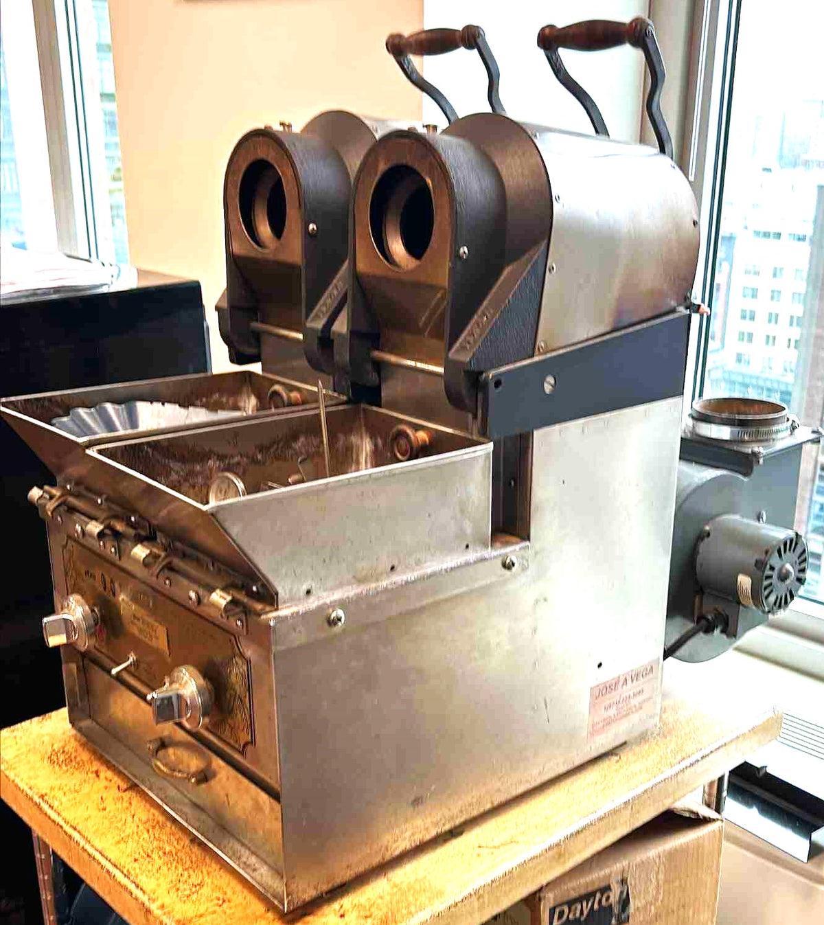 Jabez Burns M-102 Sample Roaster - Reliable & SCA-Ready — CoffeeTec
